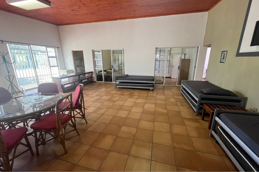 6 Bedroom Property for Sale in Cannonville Eastern Cape